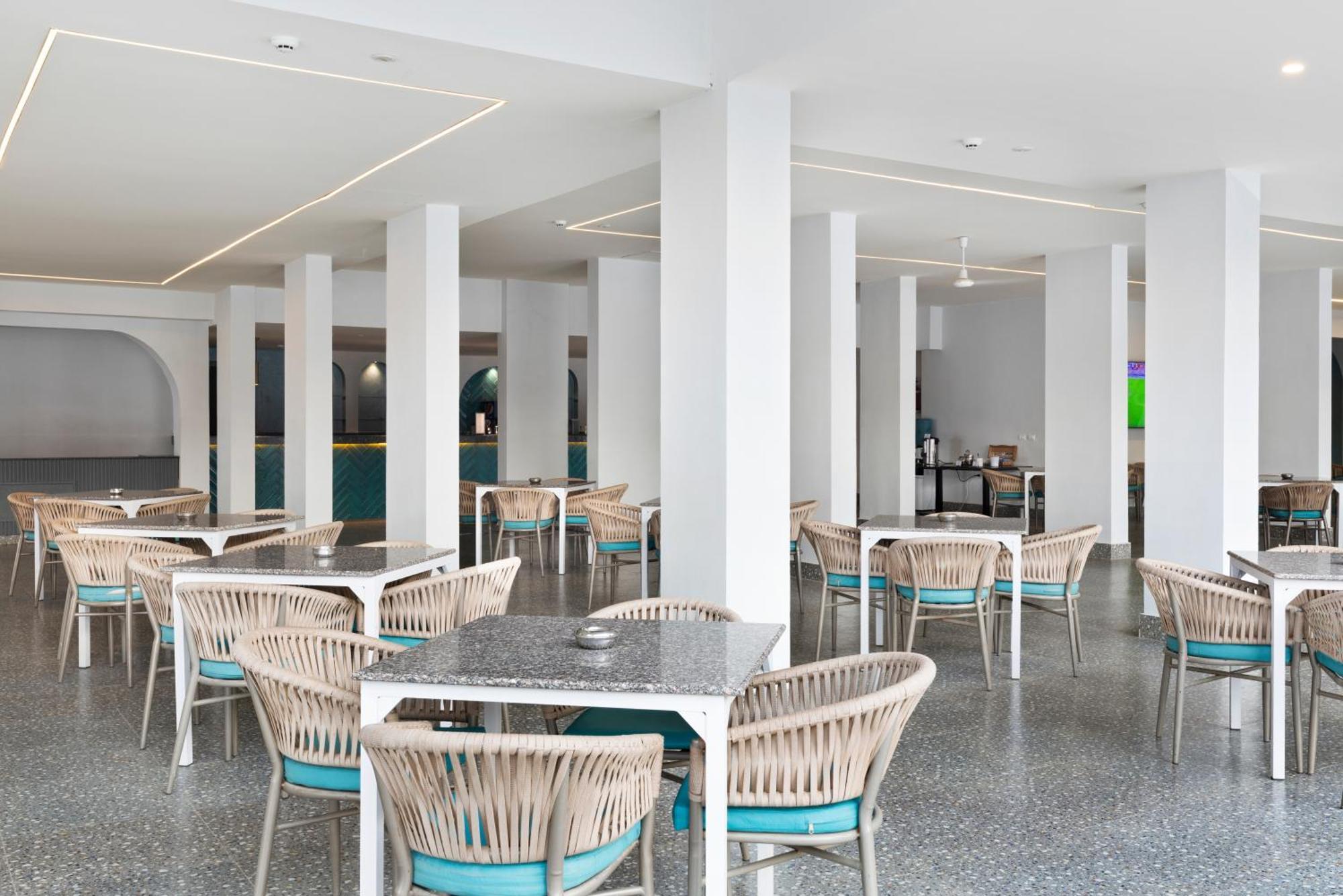 Beach Albatros Aqua Park - Hurghada Exterior photo The interior of the restaurant