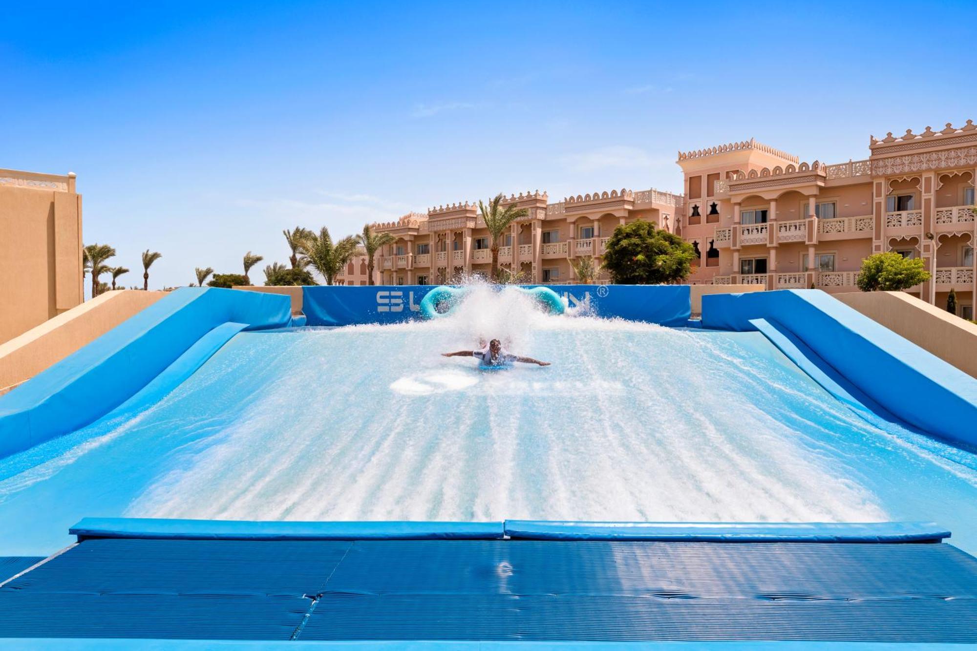 Beach Albatros Aqua Park - Hurghada Exterior photo The Flowrider
